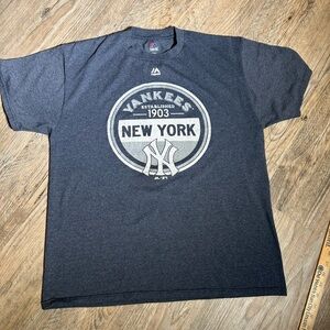 Majestic Gray New York Yankees Men's Tee Shirt